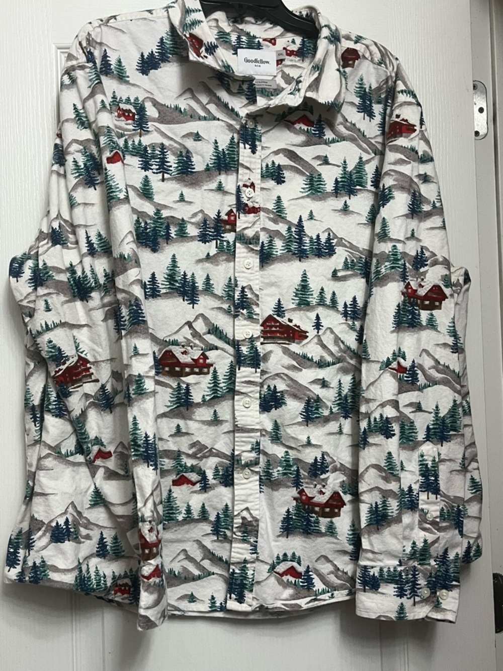 Goodfellow & Co White Button-Up Shirt with Scenic Cabin Print
